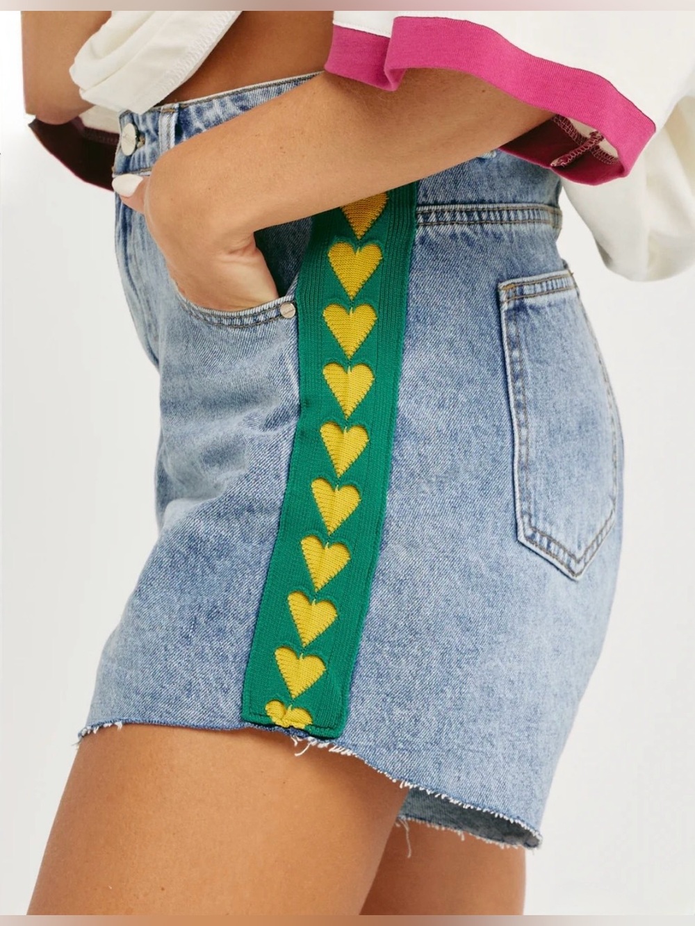 Sabbi THE RAVING HEARTS DENIM SHORTS - GREEN/YELLOW
